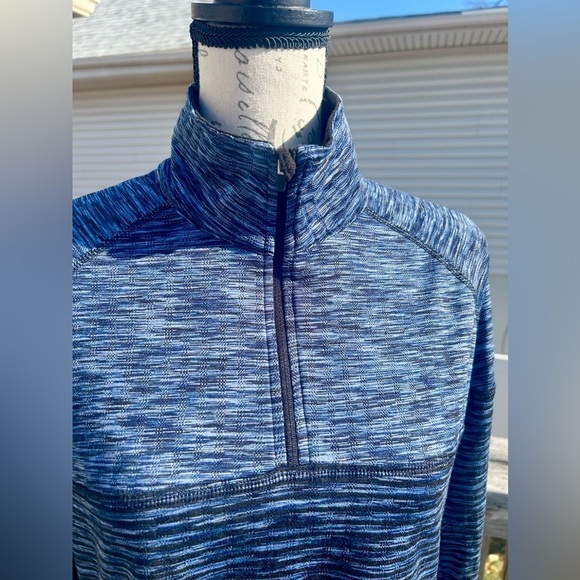 Avia Blue Moisture Wicking Athletic Top Size L EUC!​​​​ - Picture 3 of 7